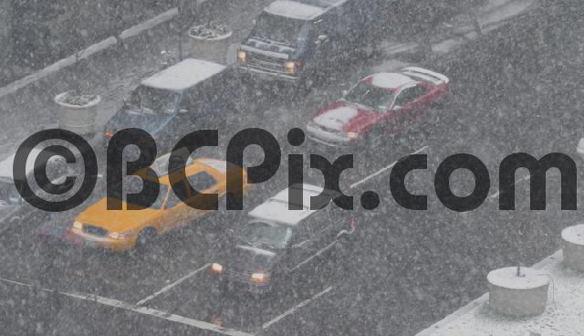 Product picture Snow falling on Park Avenue, NYC