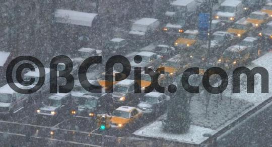 Product picture Heavy Park Avenue trafiic in snowstorm, NYC